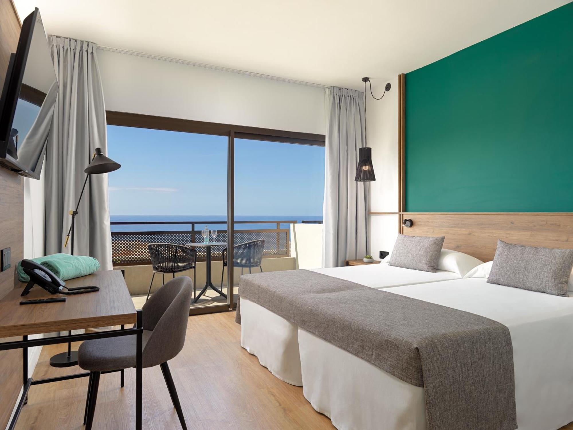 Fergus Hotel 4*