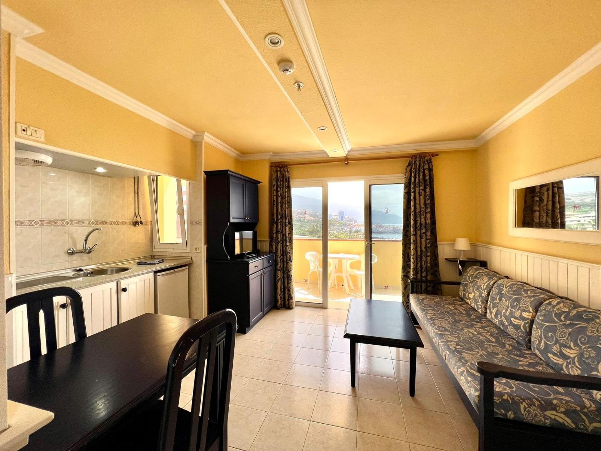 Apartment One Bedroom With Spectacular Views With Atlantic Ocean *