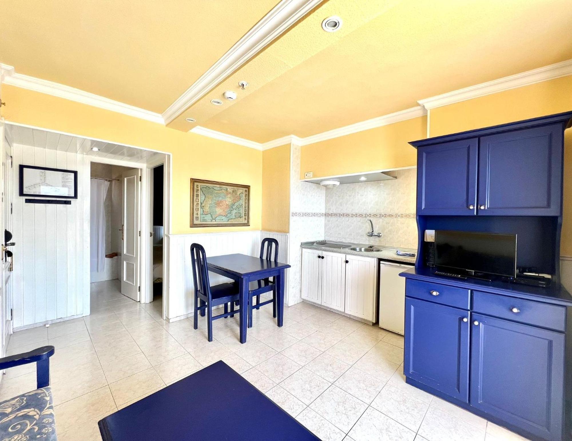 One Bedroom With Spectacular Views With Atlantic Ocean Apartment
