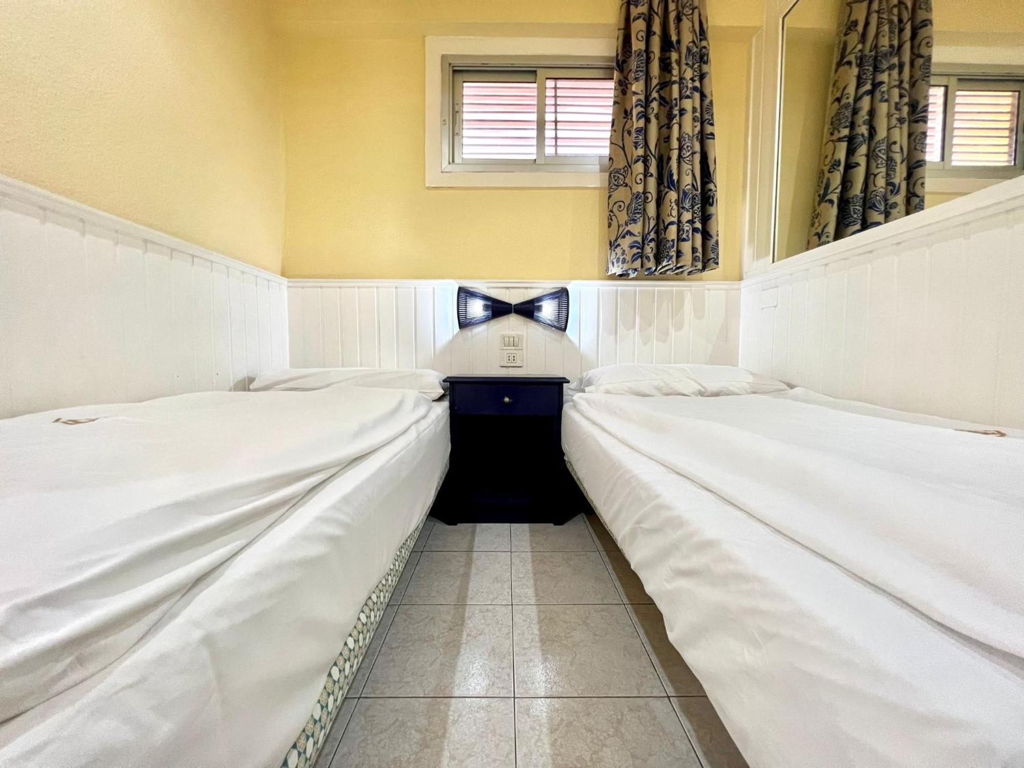 One Bedroom With Spectacular Views With Atlantic Ocean