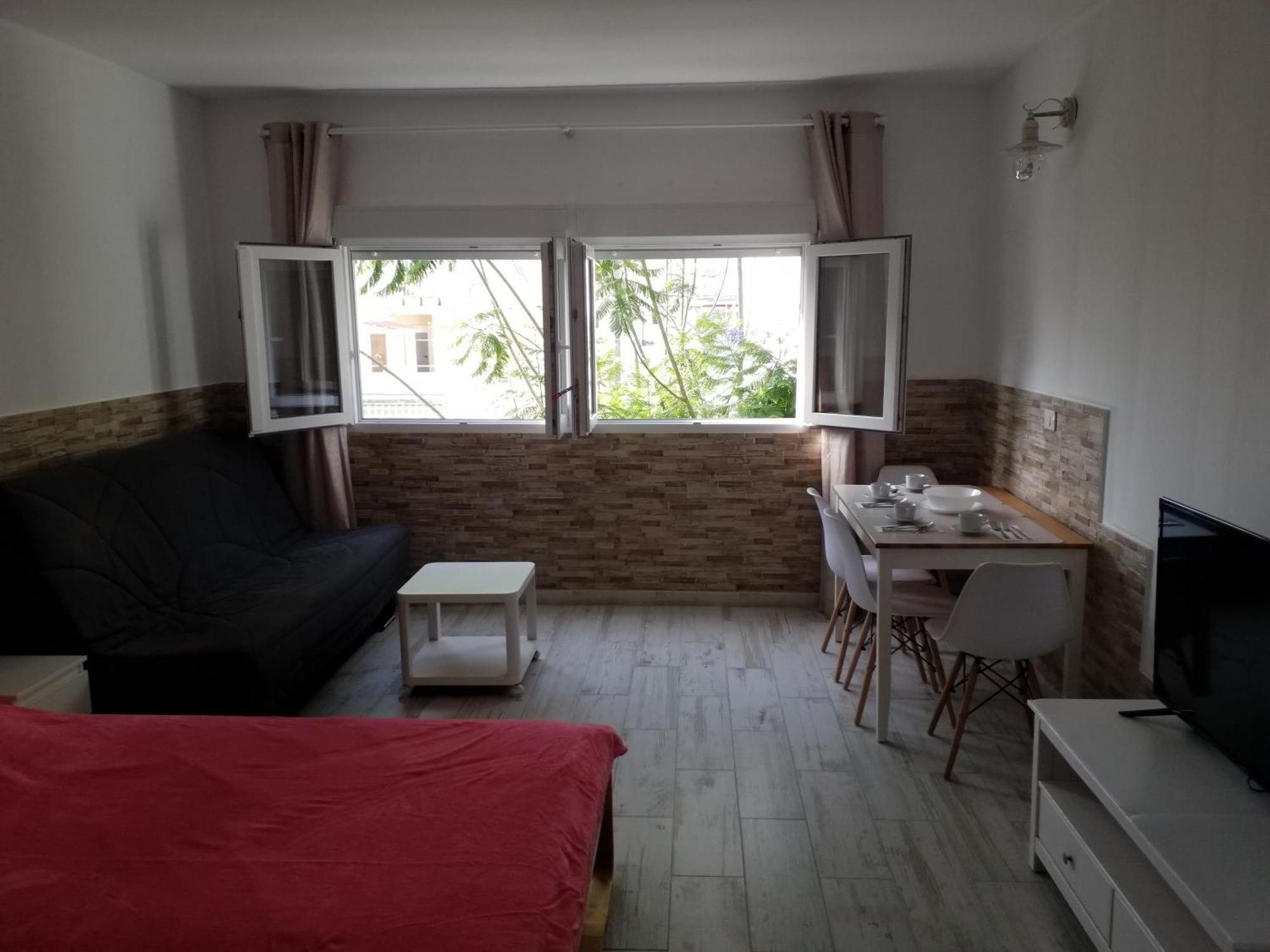 Designer 1 Bedroom White Tree 2 Minutes To The In The Center, Puerto De La Cruz, Tenerife
