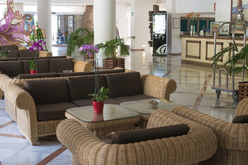 Fergus Hotel