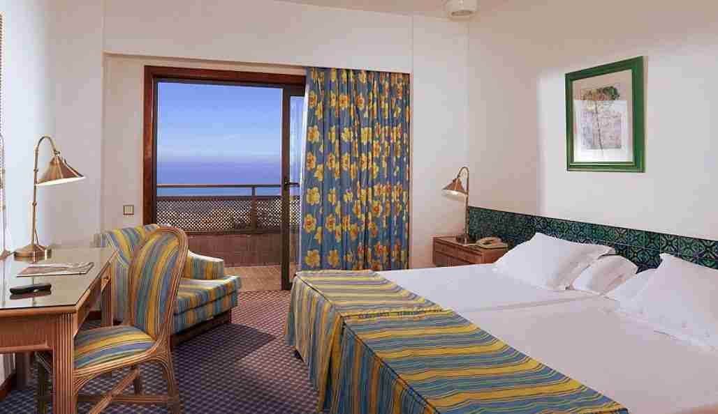Hotel Fergus 4*